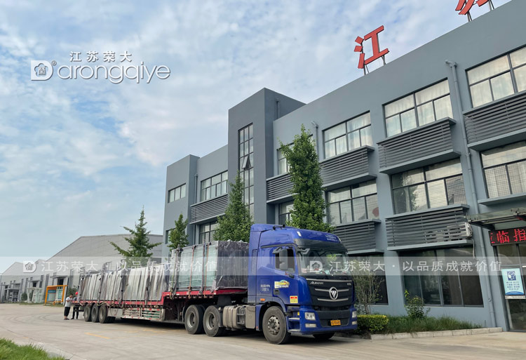 山東公交候車(chē)亭發(fā)貨圖二