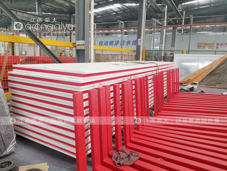 河南現(xiàn)代候車亭發(fā)貨圖一