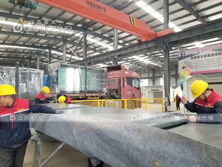 內(nèi)蒙古智能公交候車亭發(fā)貨案例圖一