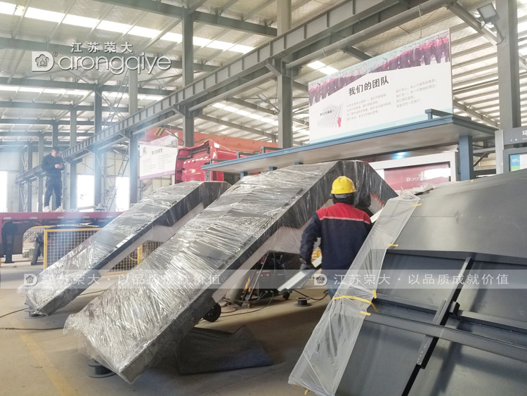 第五批廣東智能公交候車亭發(fā)貨圖一