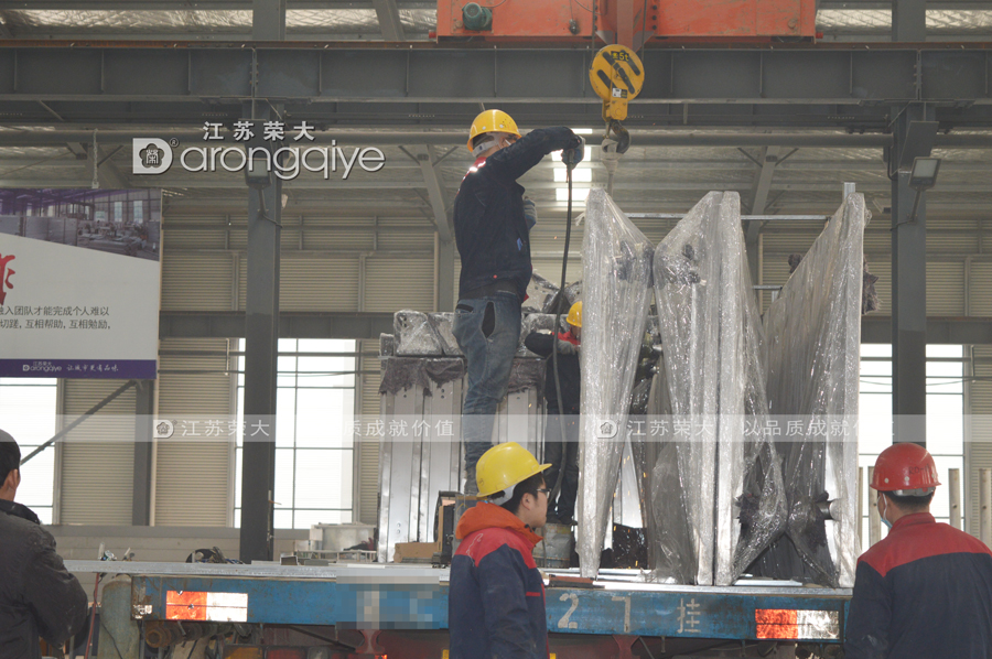 河北不銹鋼公交站臺(tái)裝車(chē)圖一