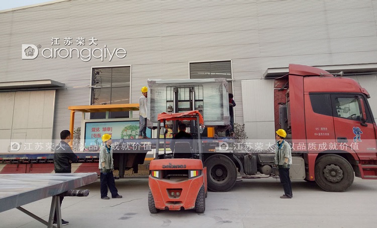 公交候車亭裝車